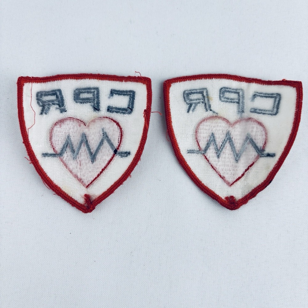 Lot Of 2 Vintage - Medical Embroidered Uniform Patch Sew / Iron On CPR Shield - Picture 4 of 6